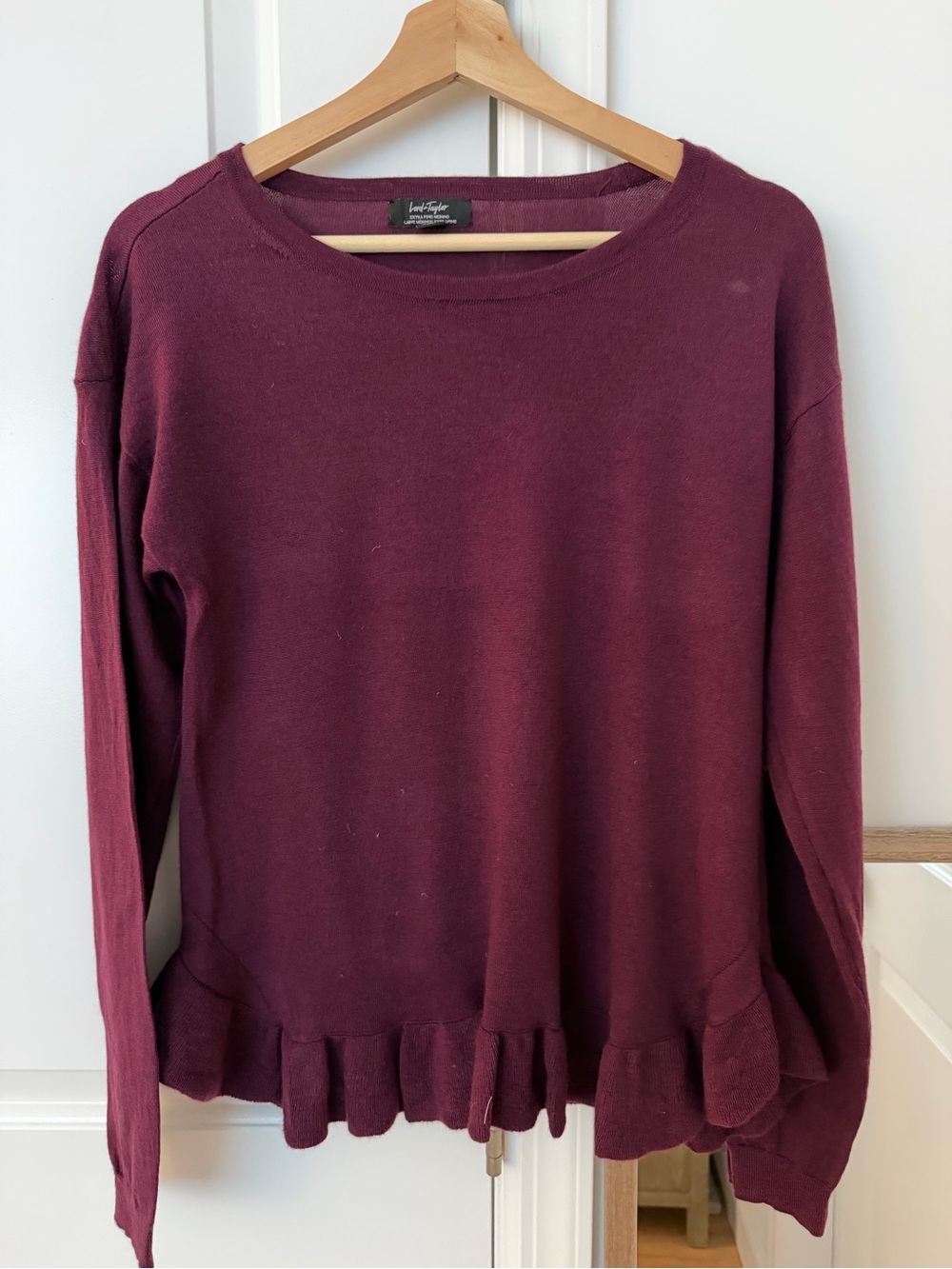 Lord & Taylor Extra Fine Merino Wool Sweater – Women’s Medium
